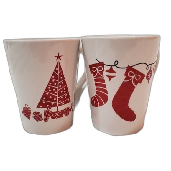 California Pantry 2009 Christmas Mugs Set of Two - Picture 1 of 8